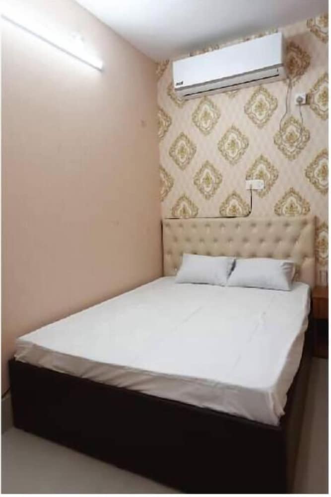 Deluxe Double Room, City View