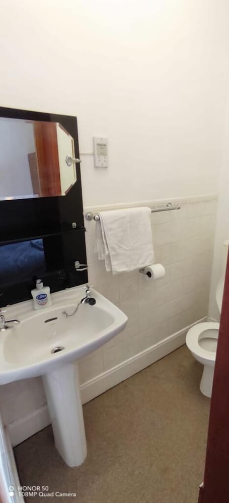 Comfort Single Room, Ensuite photo 3