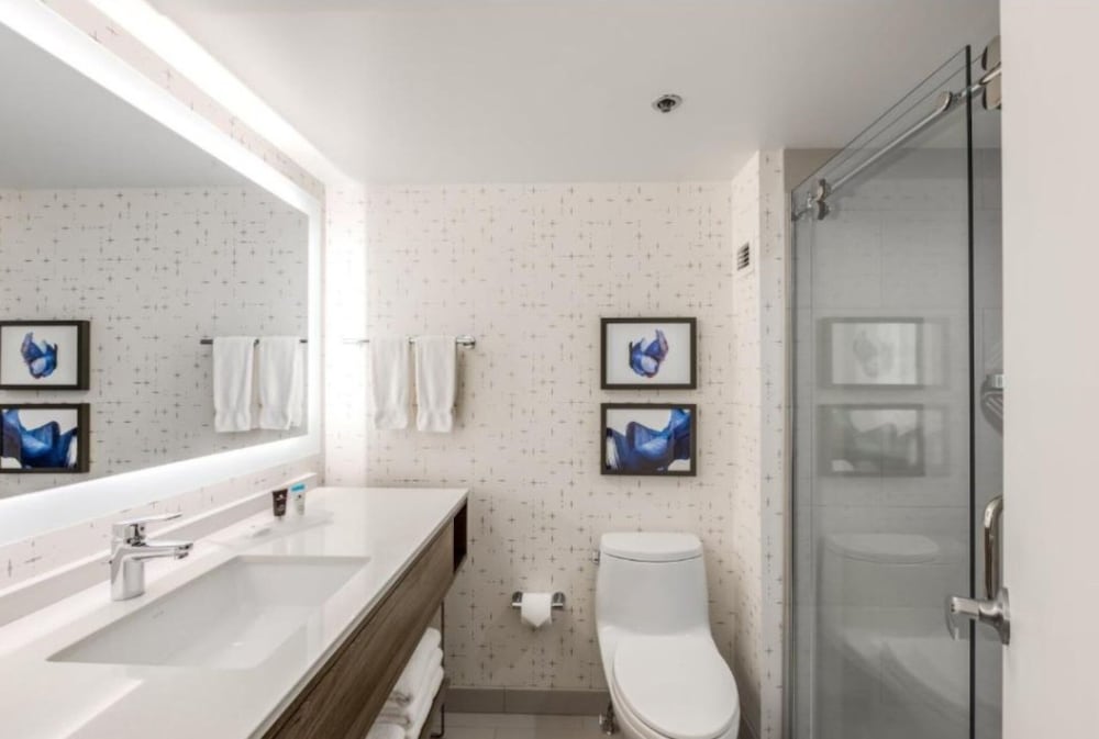 Premium Suite, 1 Bedroom (Hearing Accessible) - Photo 4
