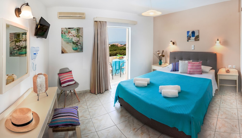 Comfort Apartment, Pool View