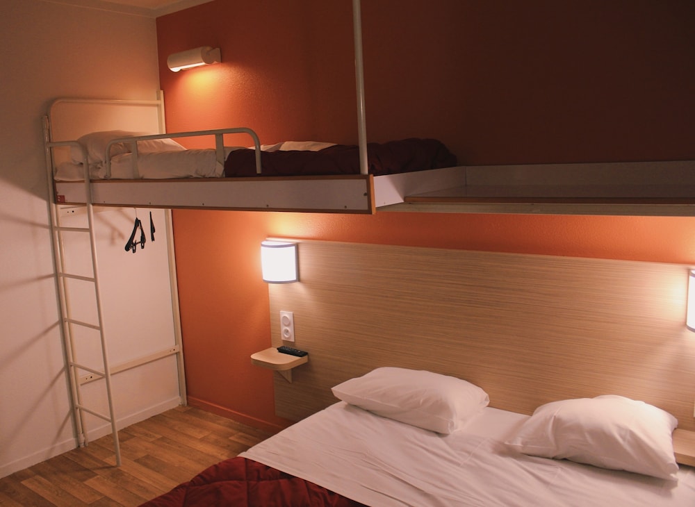Standard Room, Multiple Beds photo 2
