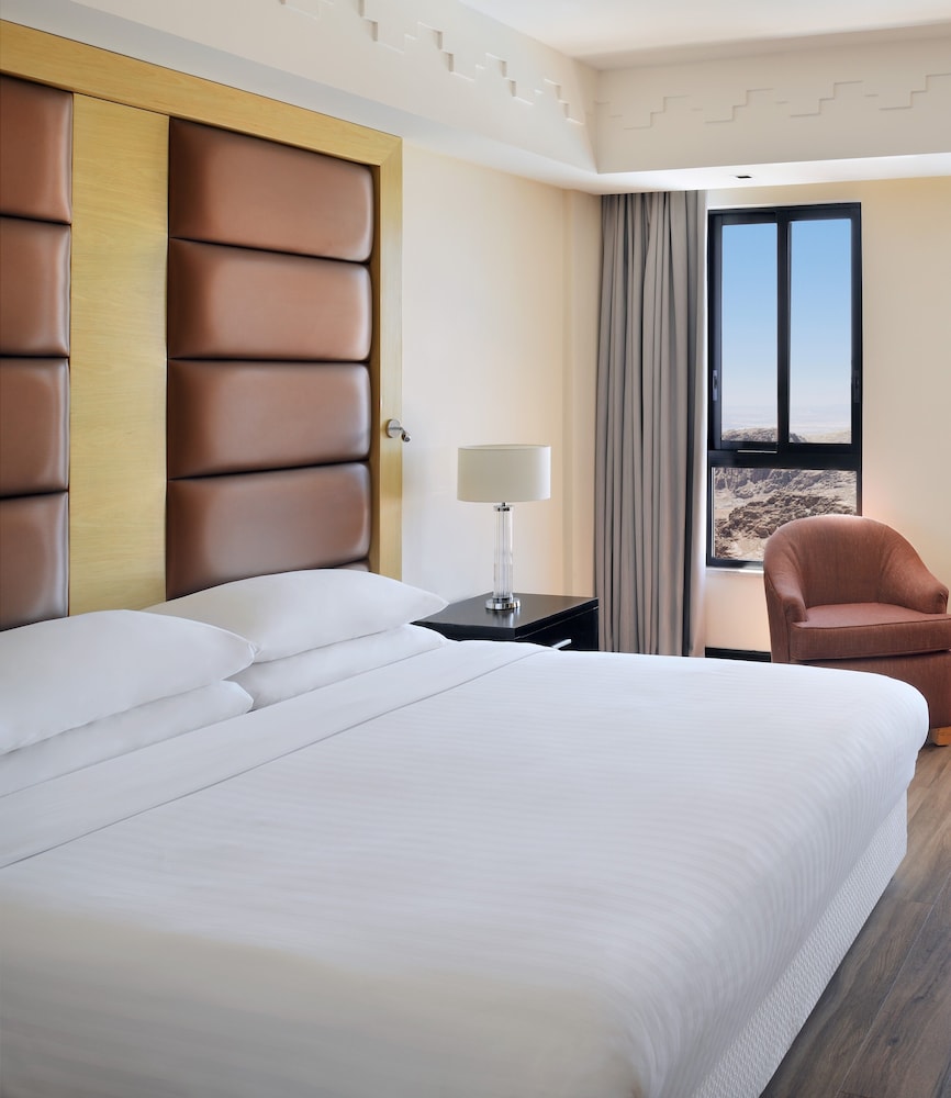 Deluxe Room, 1 Queen Bed - Photo 3