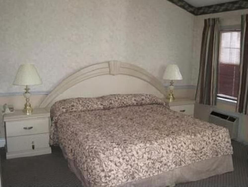 Suite, 1 King Bed, Non Smoking photo 1