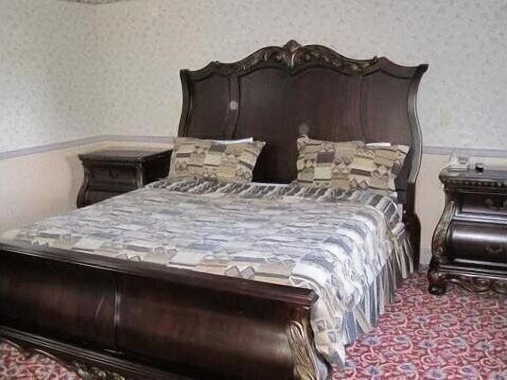 Standard Room, 1 King Bed, Non Smoking photo 1