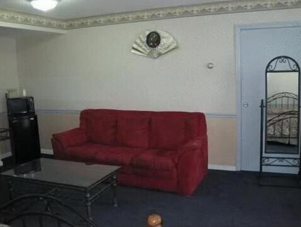 Suite, 1 King Bed, Non Smoking photo 2
