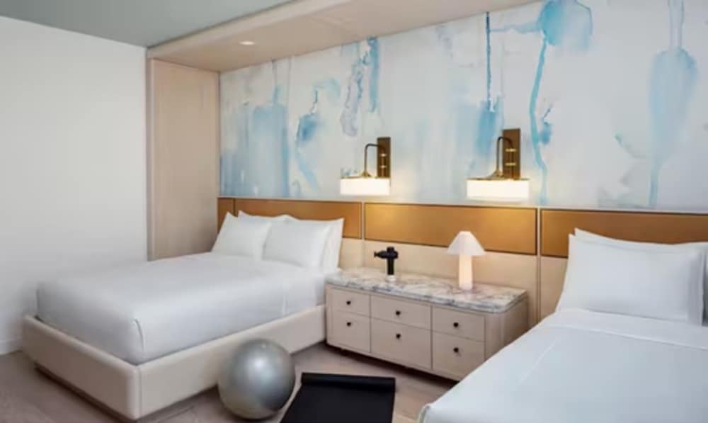 Room, 2 Queen Beds (Wellness Mobility Access, 3x3 Shower)