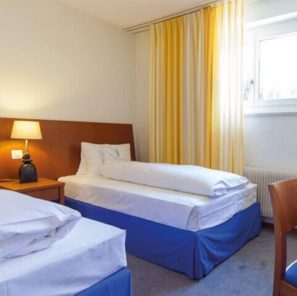 Superior Double Room, 2 Twin Beds, Non Smoking photo 3