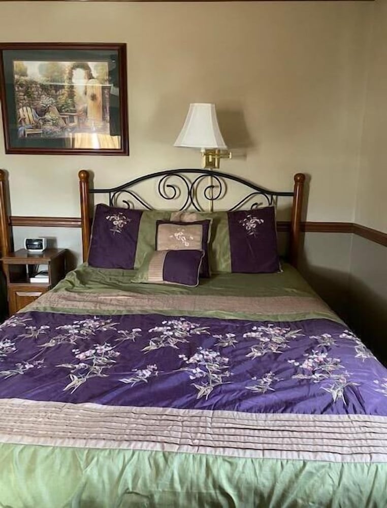 Standard Room, 4 Bedrooms, Private Bathroom photo 3