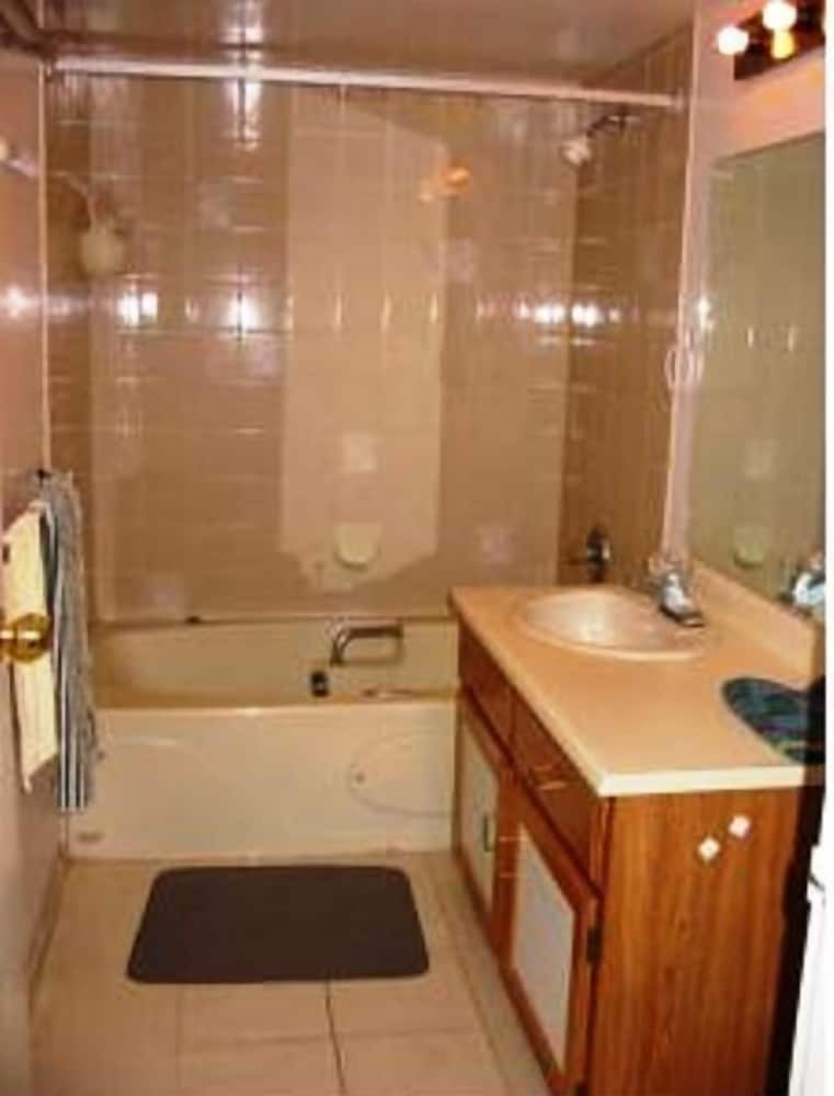 Standard Studio, 1 Queen Bed with Sofa bed, Kitchen, Corner photo 2