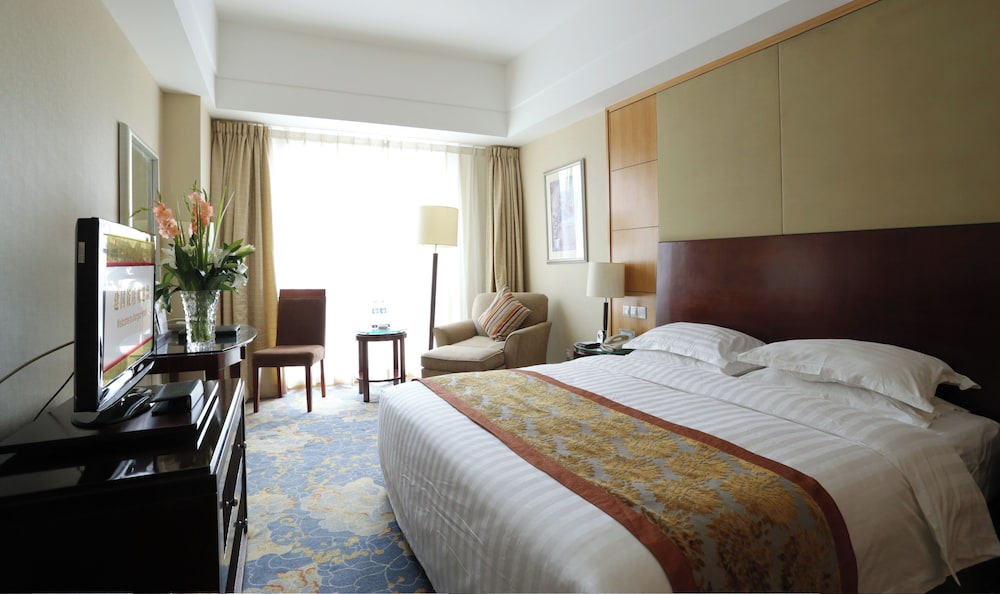 Standard Queen Room photo 2