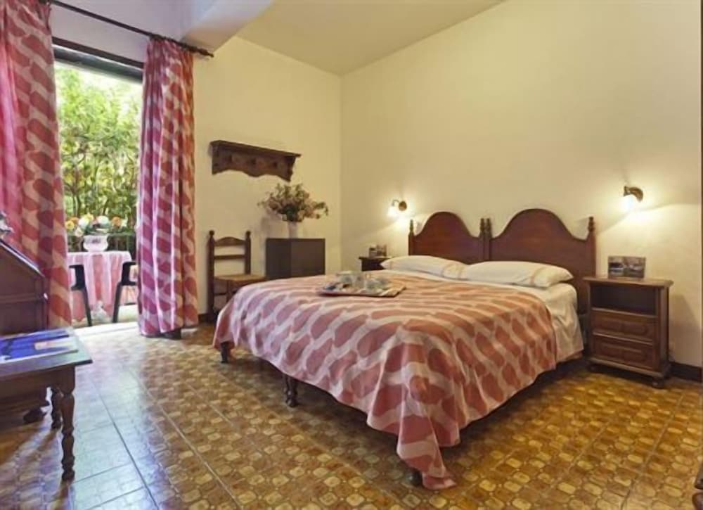Standard Double Room - Photo 3