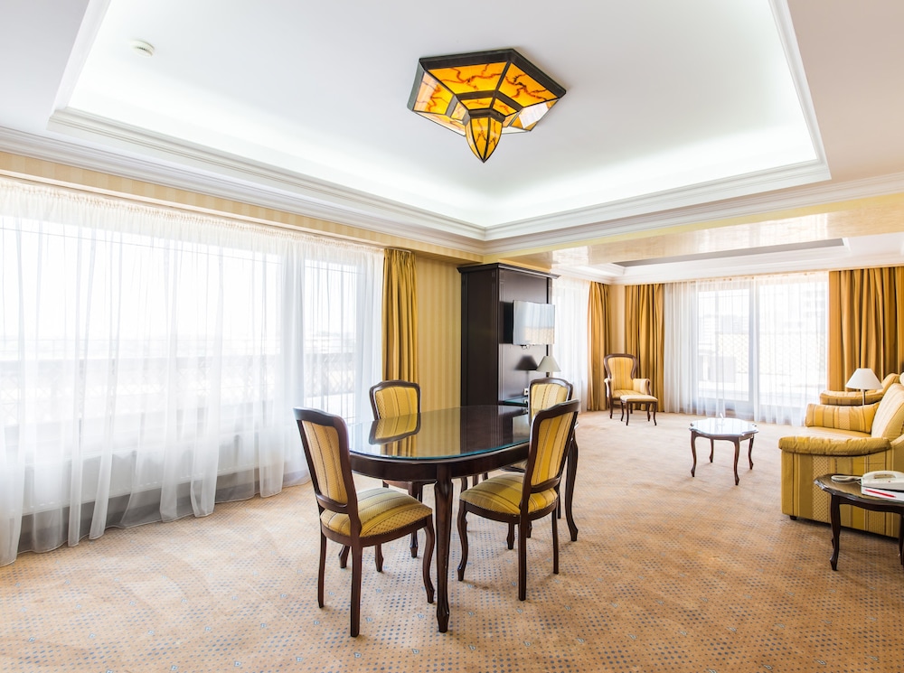 Suite, 2 Bedrooms, Kitchenette