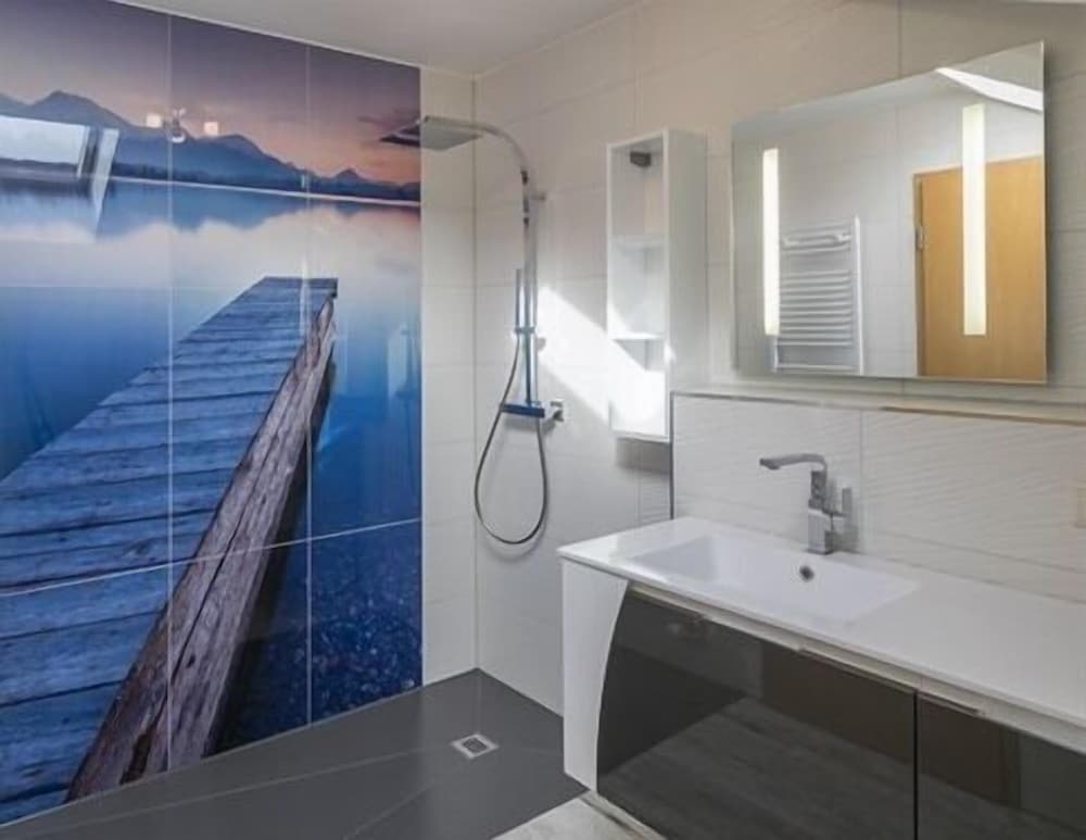 Double Room, Ensuite (seitlichem Seeblick) - Photo 2