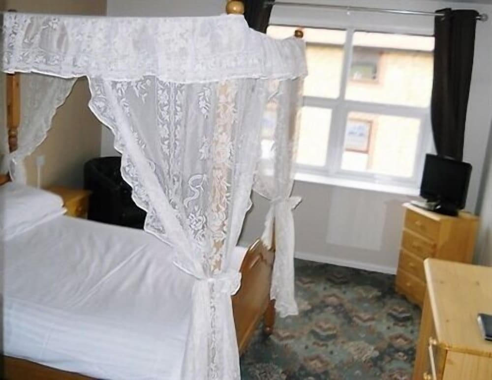 Premier Double Room, Ensuite (with shower over bath) - Photo 6