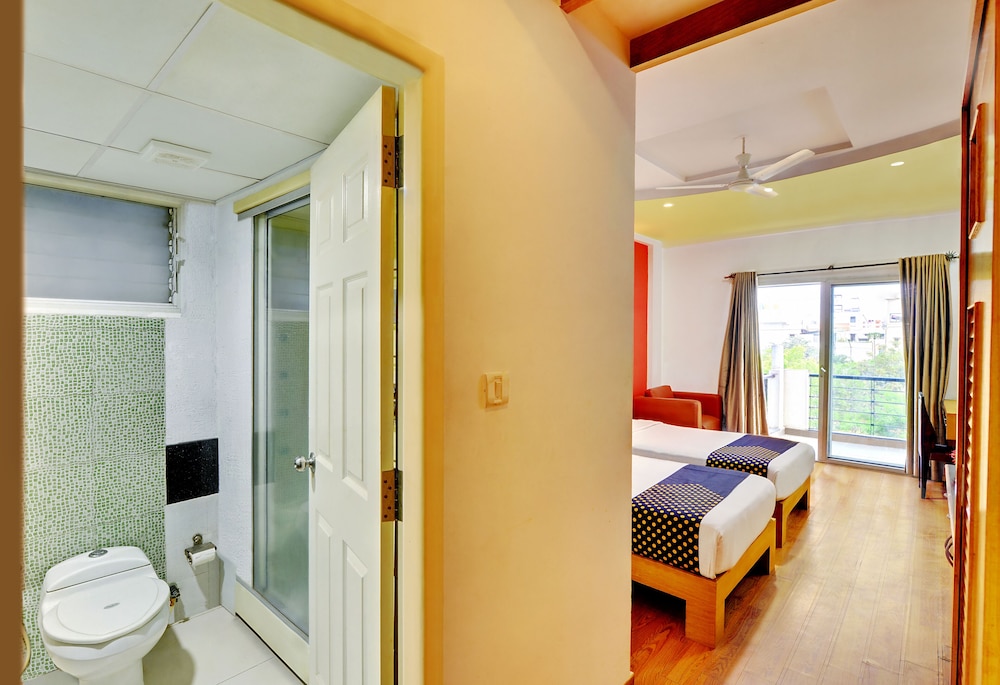 Deluxe Room, City View