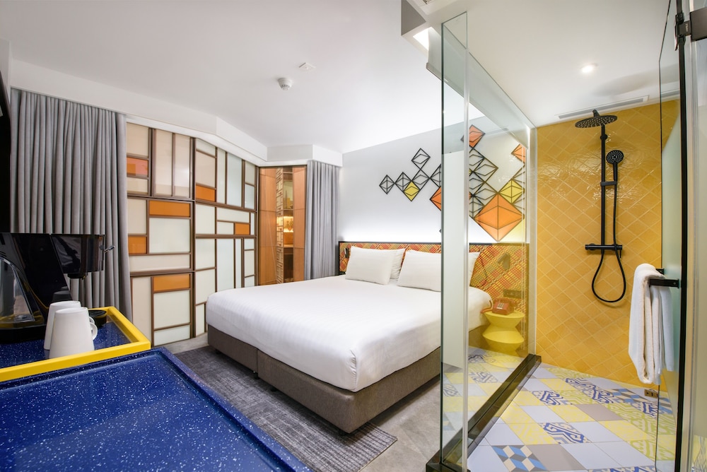 Superior Room, 1 King Bed photo 2