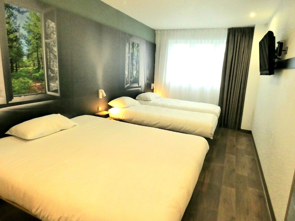 Quadruple Room - Photo 1