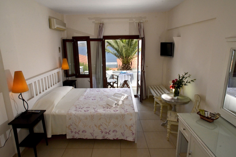 Standard Double Room photo 3