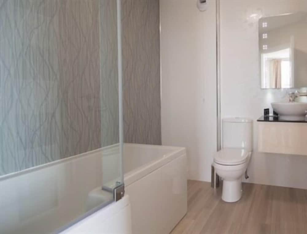 Double Room, Ensuite, Sea View (Room 4) photo 3