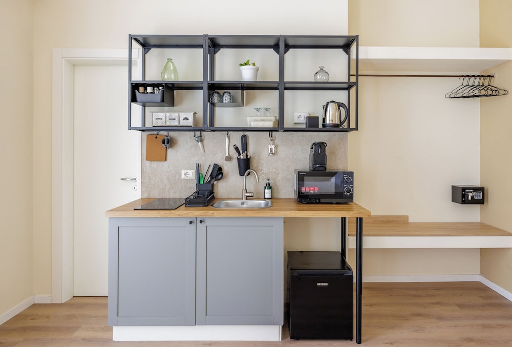 Deluxe Studio