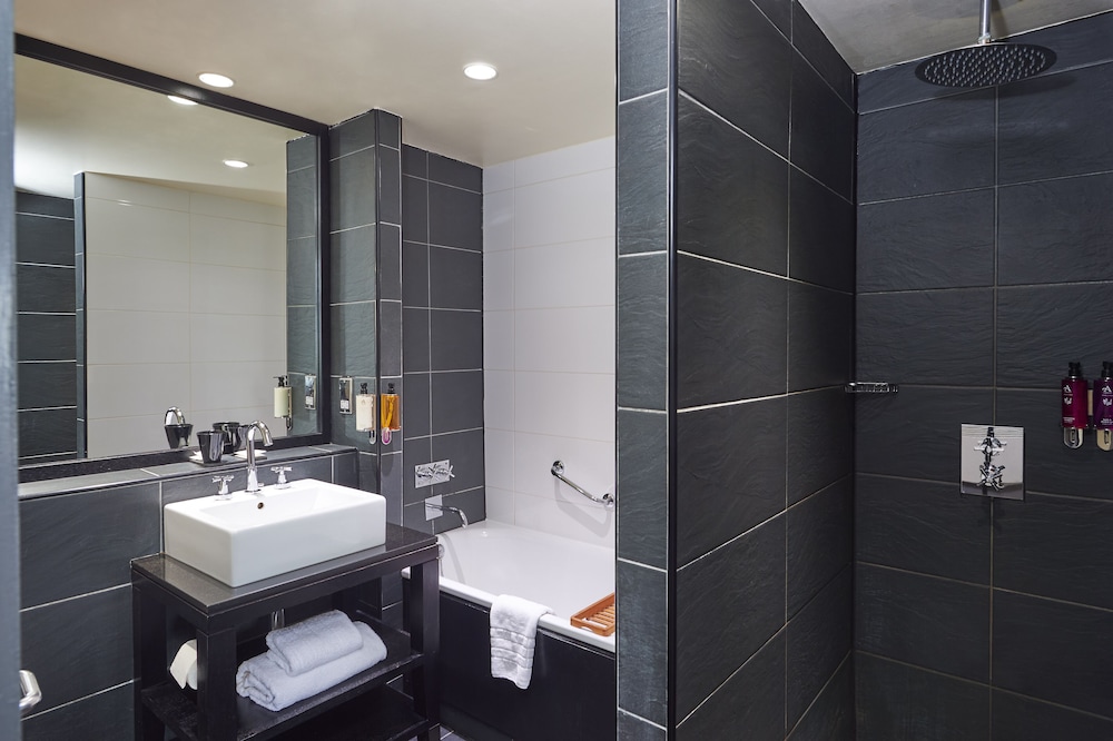 Suite - Photo 9