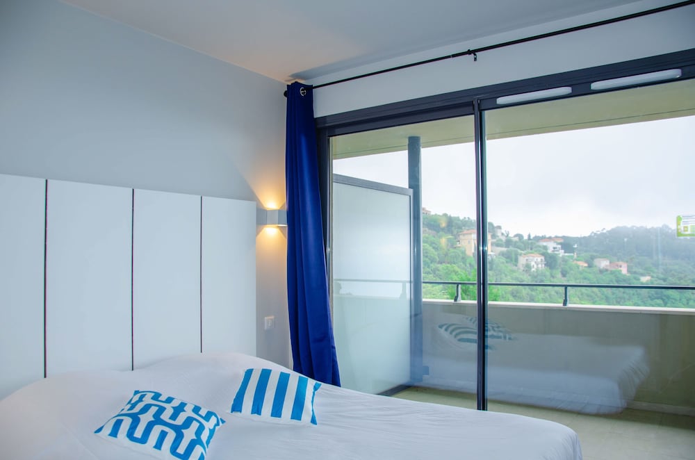 Executive Suite - Photo 9
