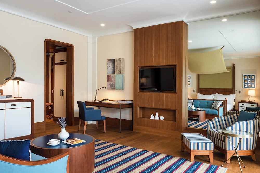 Premium Room, 1 King Bed, Accessible, Balcony