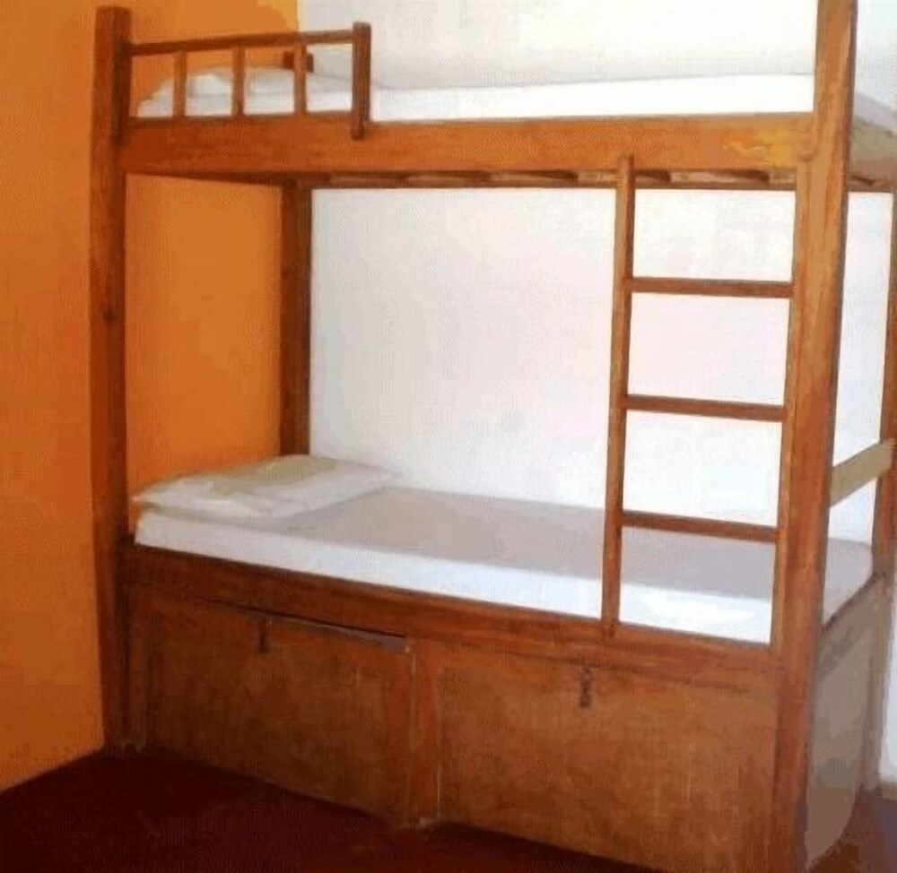 Shared Dormitory, Women only photo 3
