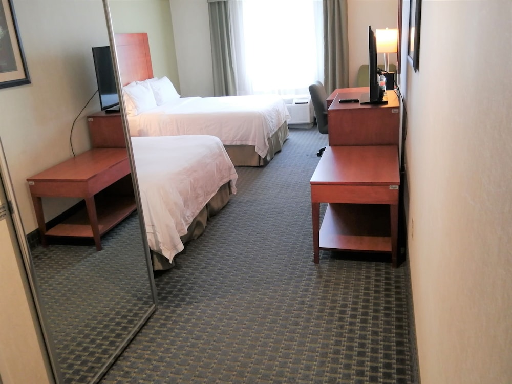 Standard Room, 2 Queen Beds - Photo 7