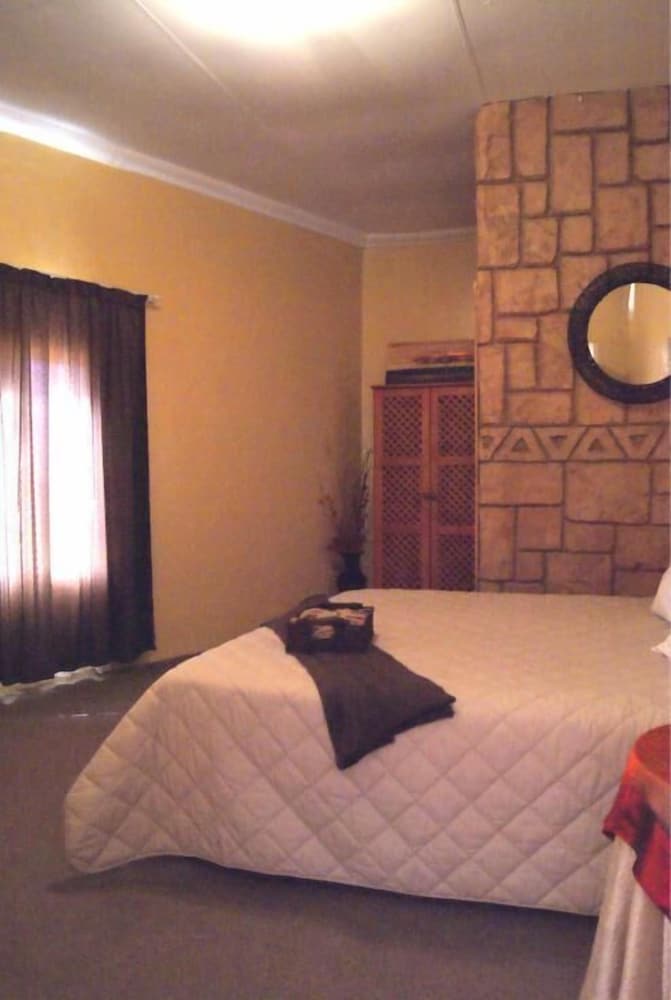Standard Room photo 2