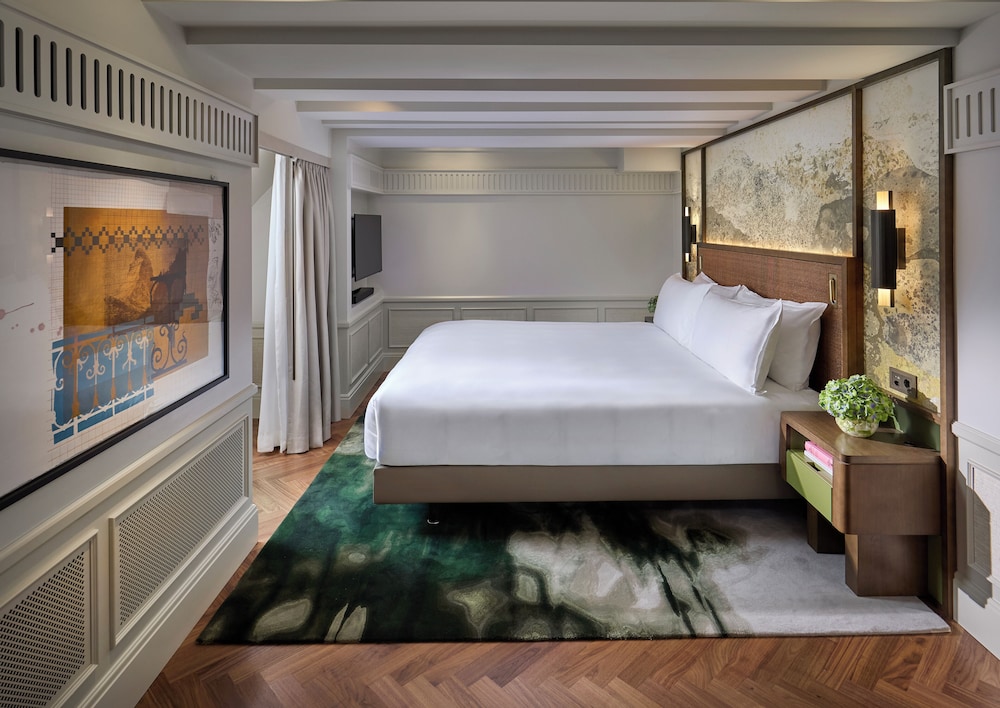 Suite with One King Bed