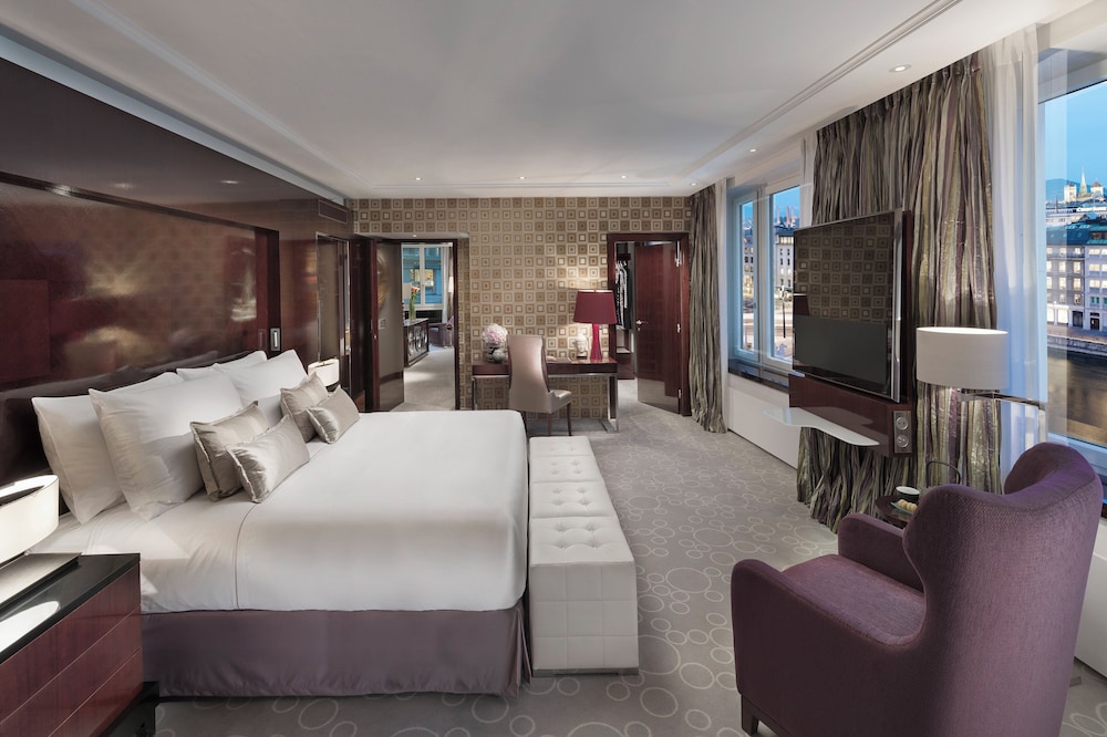 Deluxe with One Twin Bed and 2 Adults Occupancy (Non Smoking) thumbnail 5
