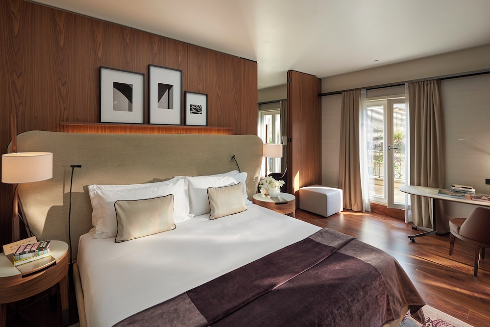 Suite, 1 King Bed, Terrace