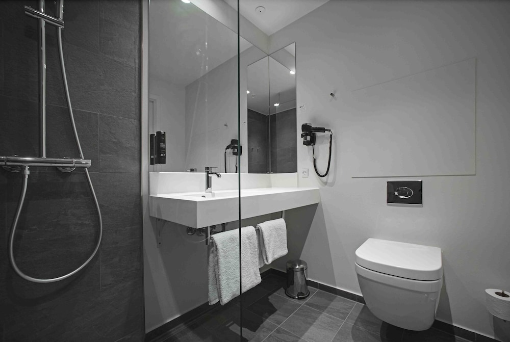 Standard Twin Room, 2 Twin Beds - Photo 7