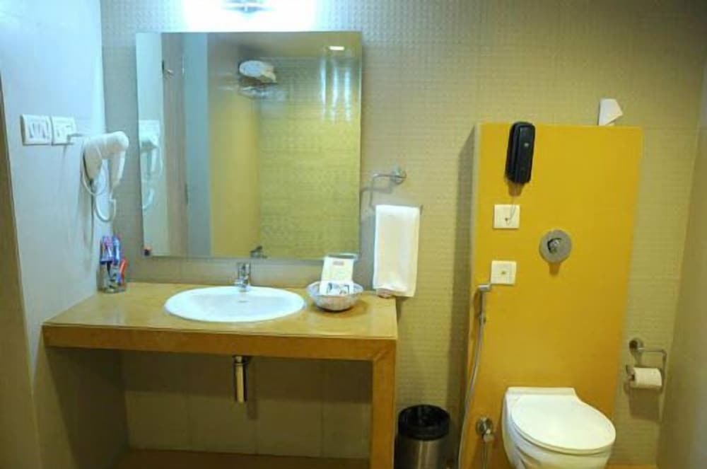 Ibis Room photo 2