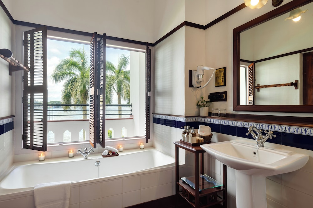 Sea Facing Deluxe Suite photo 3