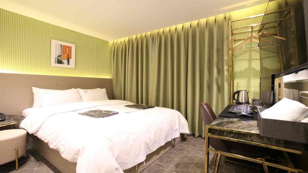 Deluxe Double Room, City View