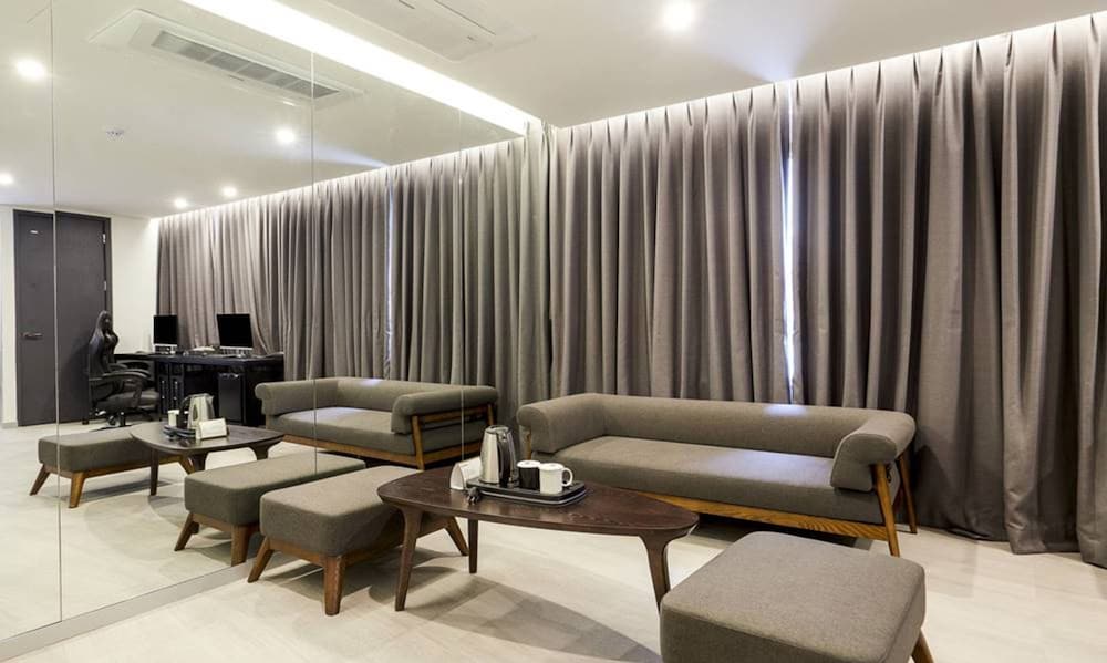Suite - Photo 3