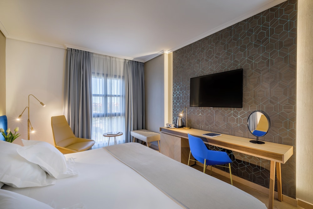 Deluxe Triple Room (1 Adult + 2 Children) photo 3