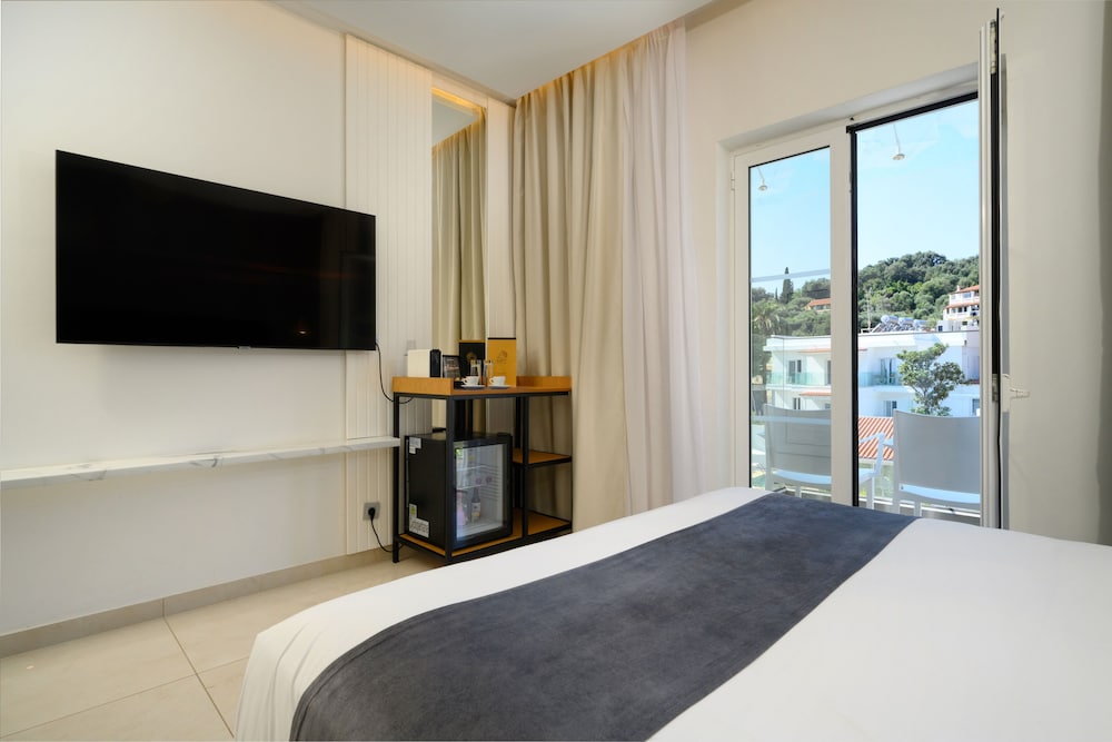 Basic Double Room photo 3