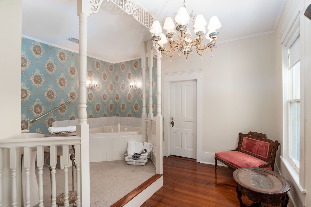 Grand Room photo 2