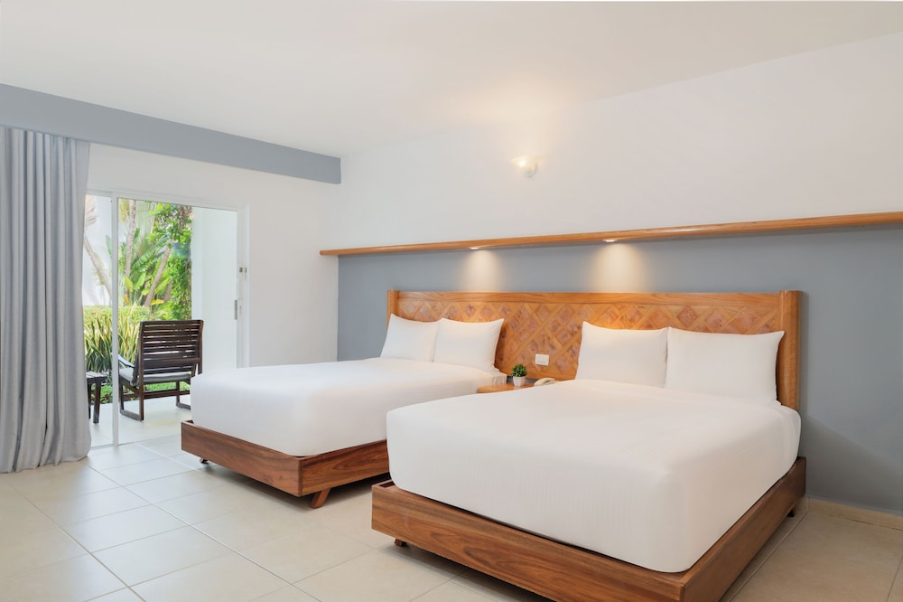 Standard Room, 2 Double beds - Photo 1