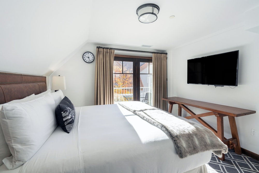 Classic Room, 1 Bedroom (Residence Village View)