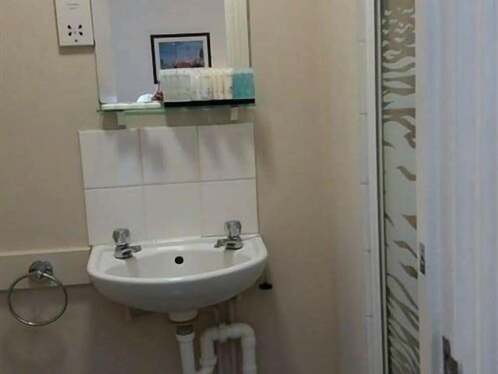 Suite, Ensuite (DBL + 1SGL) photo 3
