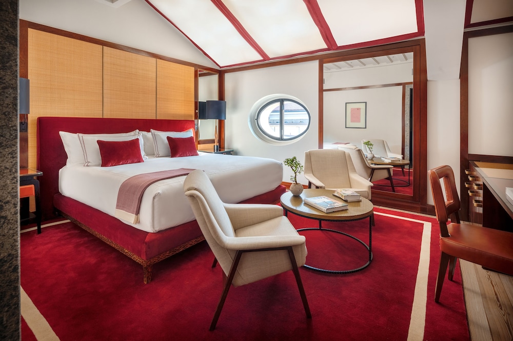 Available room
