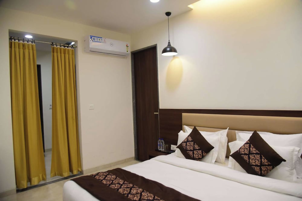 Honeymoon Room photo 1