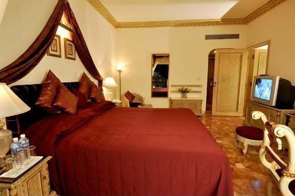 Deluxe Room - Photo 4
