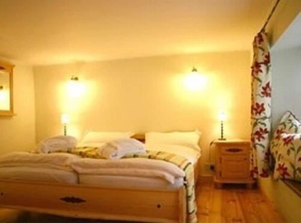 Double Room, Shared Bathroom (Super King) photo 2