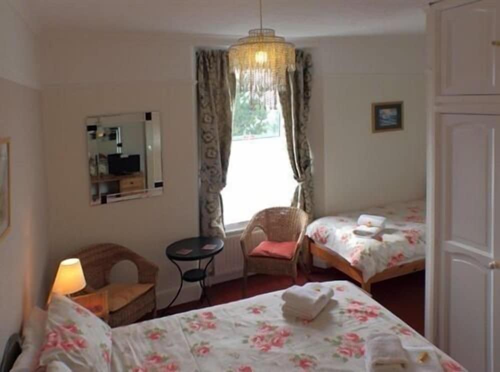 Family Room (Room 9) photo 1