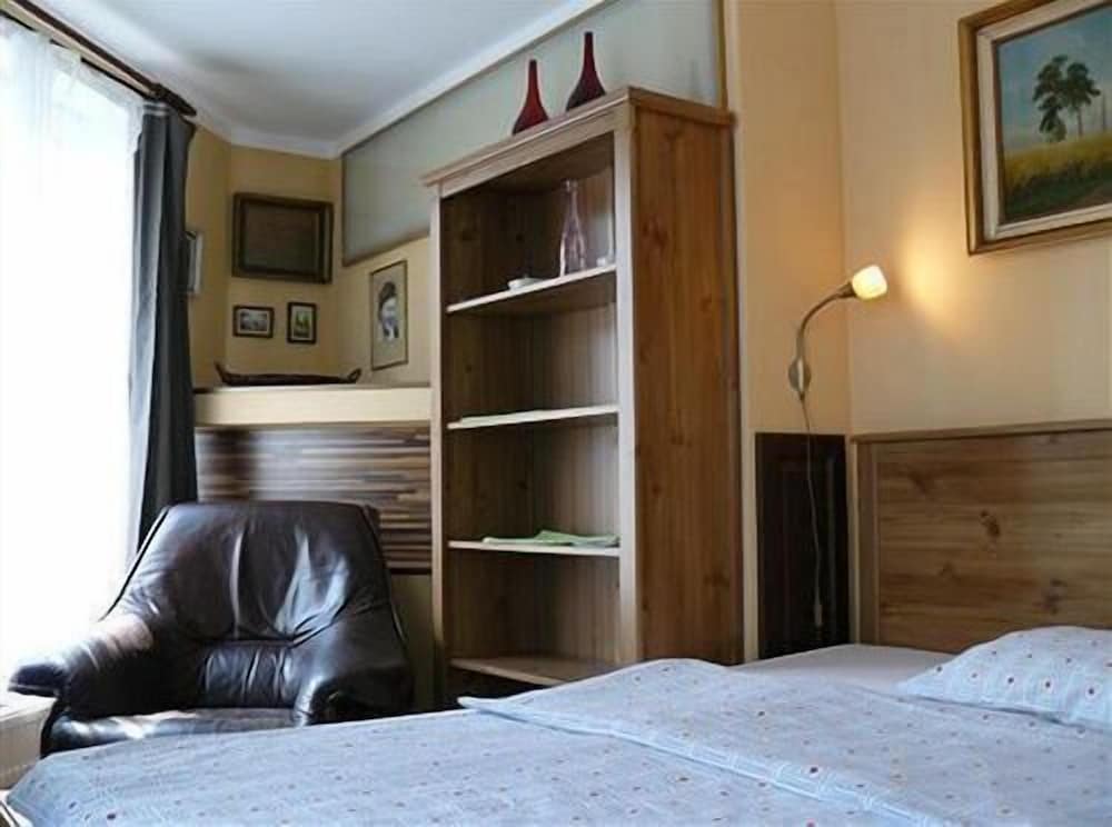 Business Double Room - Photo 1
